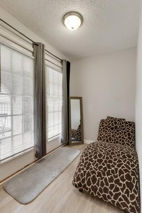 Lovely 2 Bdr Condo With Balcony 2M To Broadway ناشفيل المظهر الخارجي الصورة