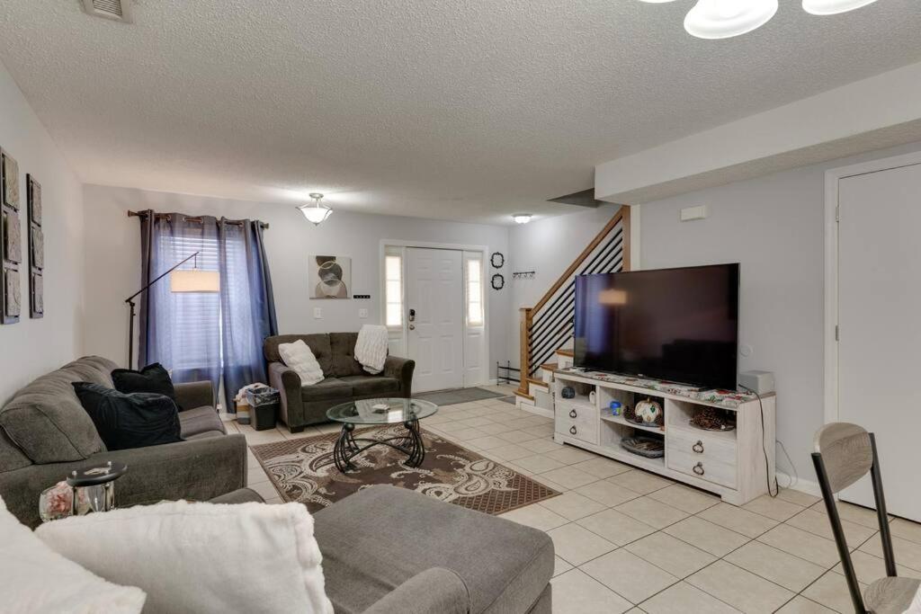 Lovely 2 Bdr Condo With Balcony 2M To Broadway ناشفيل المظهر الخارجي الصورة