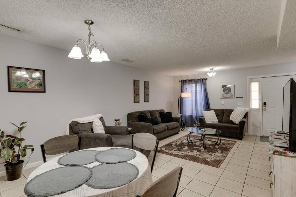 Lovely 2 Bdr Condo With Balcony 2M To Broadway ناشفيل المظهر الخارجي الصورة