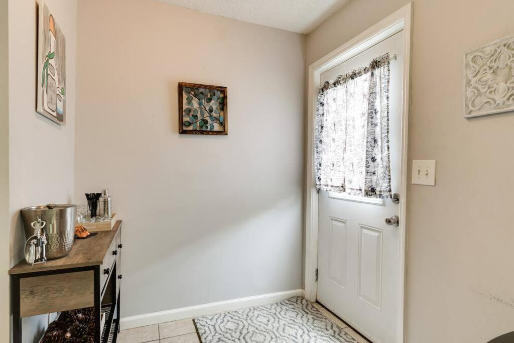 Lovely 2 Bdr Condo With Balcony 2M To Broadway ناشفيل المظهر الخارجي الصورة
