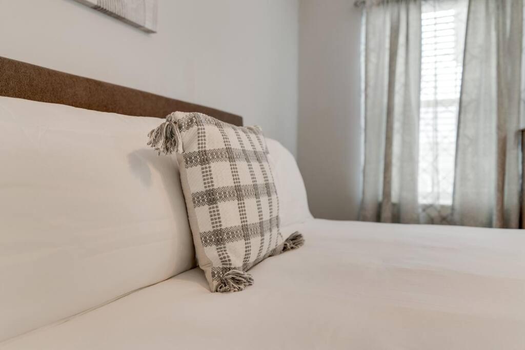 Lovely 2 Bdr Condo With Balcony 2M To Broadway ناشفيل المظهر الخارجي الصورة