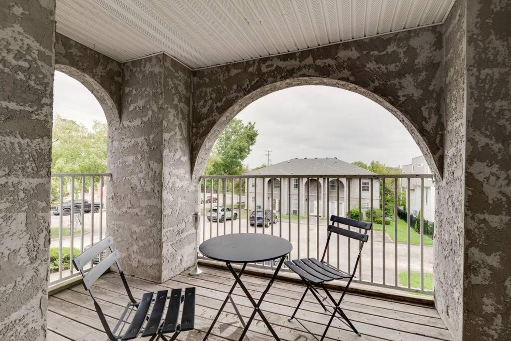 Lovely 2 Bdr Condo With Balcony 2M To Broadway ناشفيل المظهر الخارجي الصورة