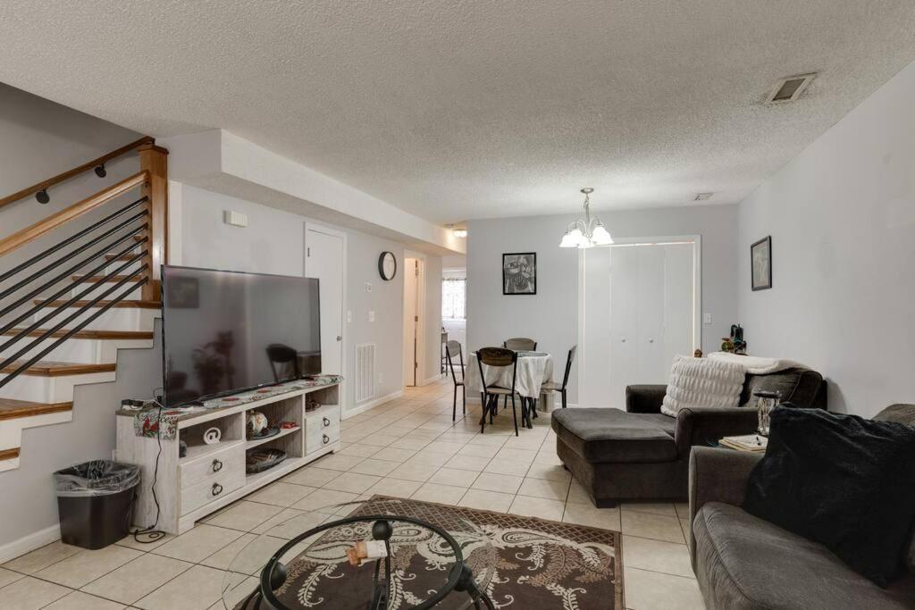 Lovely 2 Bdr Condo With Balcony 2M To Broadway ناشفيل المظهر الخارجي الصورة
