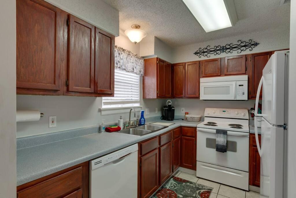 Lovely 2 Bdr Condo With Balcony 2M To Broadway ناشفيل المظهر الخارجي الصورة